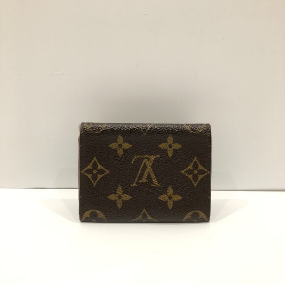 Louis Vuitton Monogram Card Case Sku#84397 (Gently used) - Picture 2 of 16